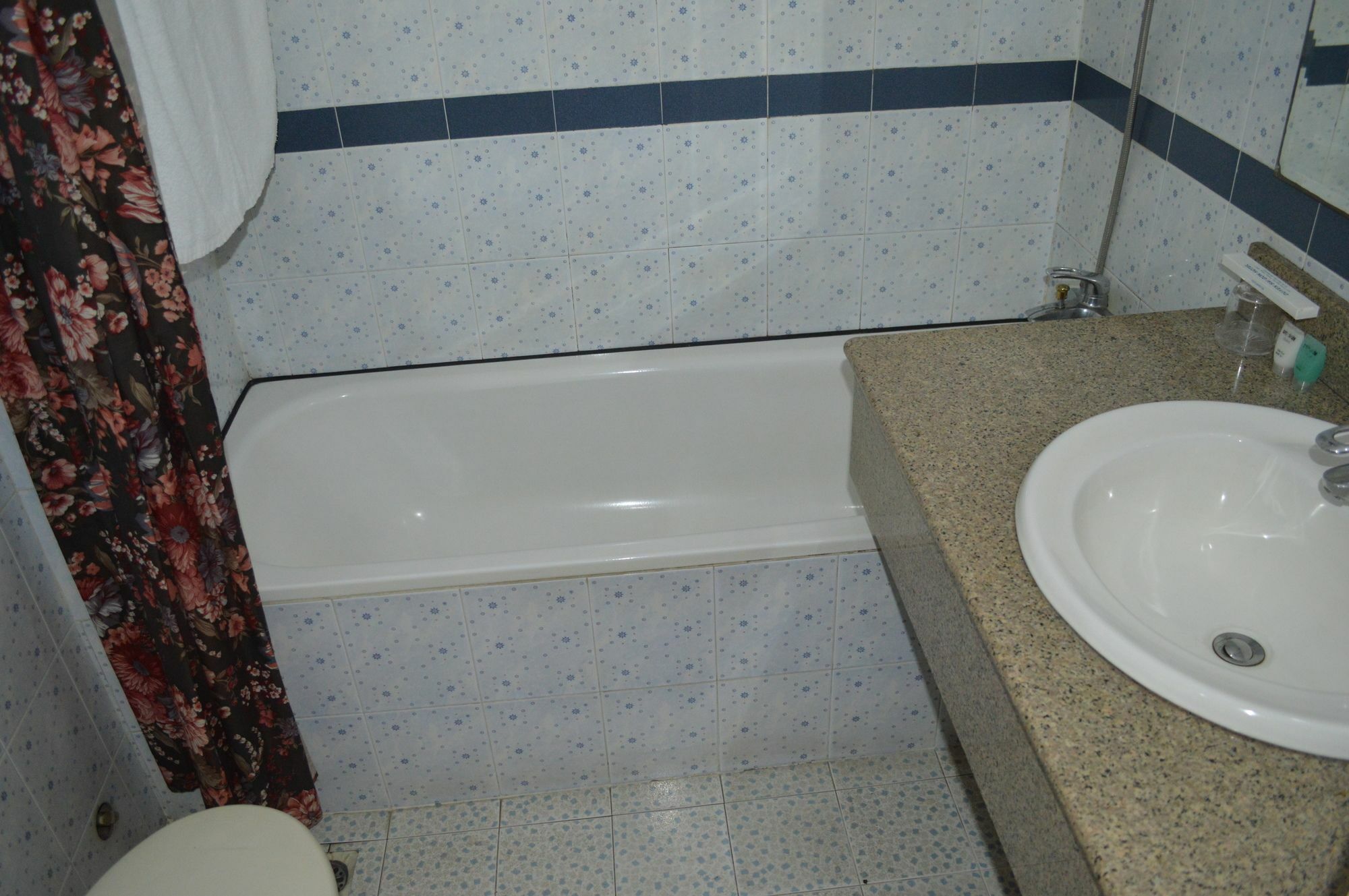 Duyen Sai Gon Hotel Ho Chi Minh-stad Buitenkant foto